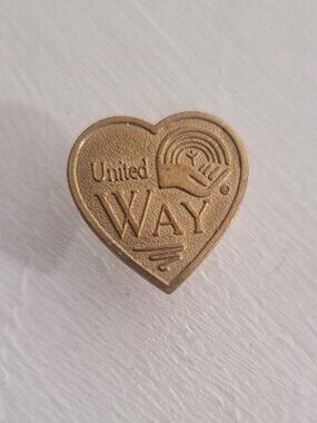 United Way Helping Hands Heart Love Gold Vintage 1980's Lapel Pin Tie Tack USA